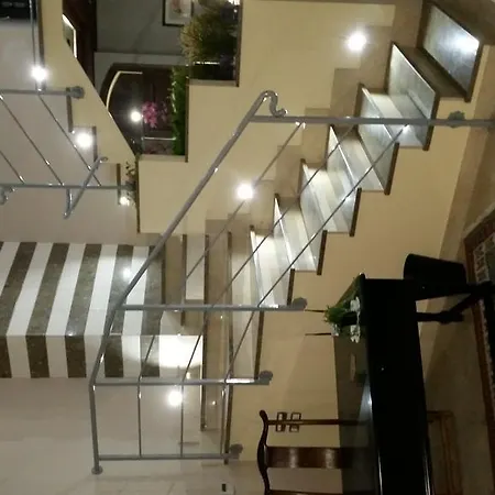 Borgo San Giovanni 3* ברצלונה פוצו די גוטו